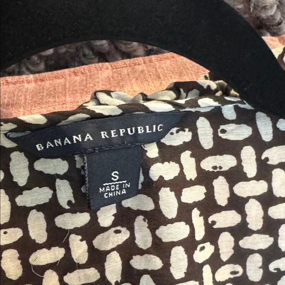Banana Republic Brown & Cream Printed Sleeveless Top - Picture 3 of 4